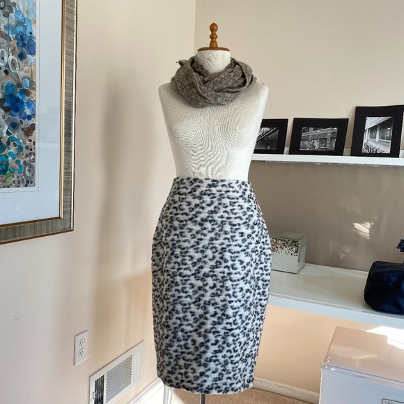 Ann Taylor Dresses & Skirts - Ann Taylor Snow Leopard Print Wool Blend Skirt US6